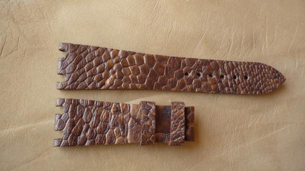 AUDEMARS PIGUET. Curea Ceas Model D'autruche Maro.