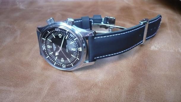 Longines Legend Diver wins Award.Curea ceas tip Huppe